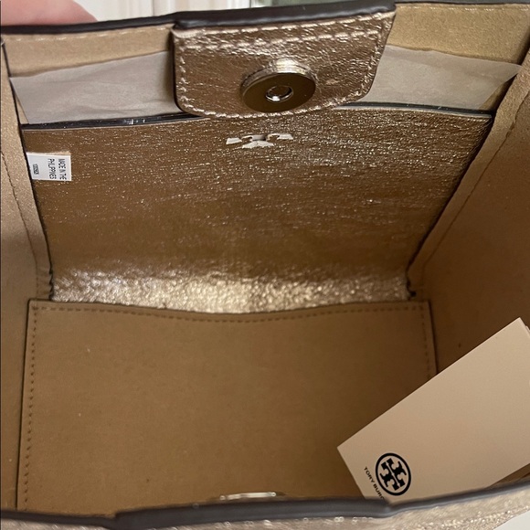 NWT Tory Burch McGraw Gold Metallic Leather Bucket Bag - Picture 7 of 7